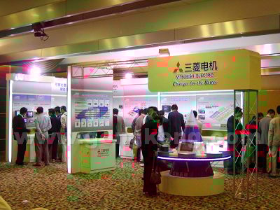 onclick="javascript:window.open(this.src);"